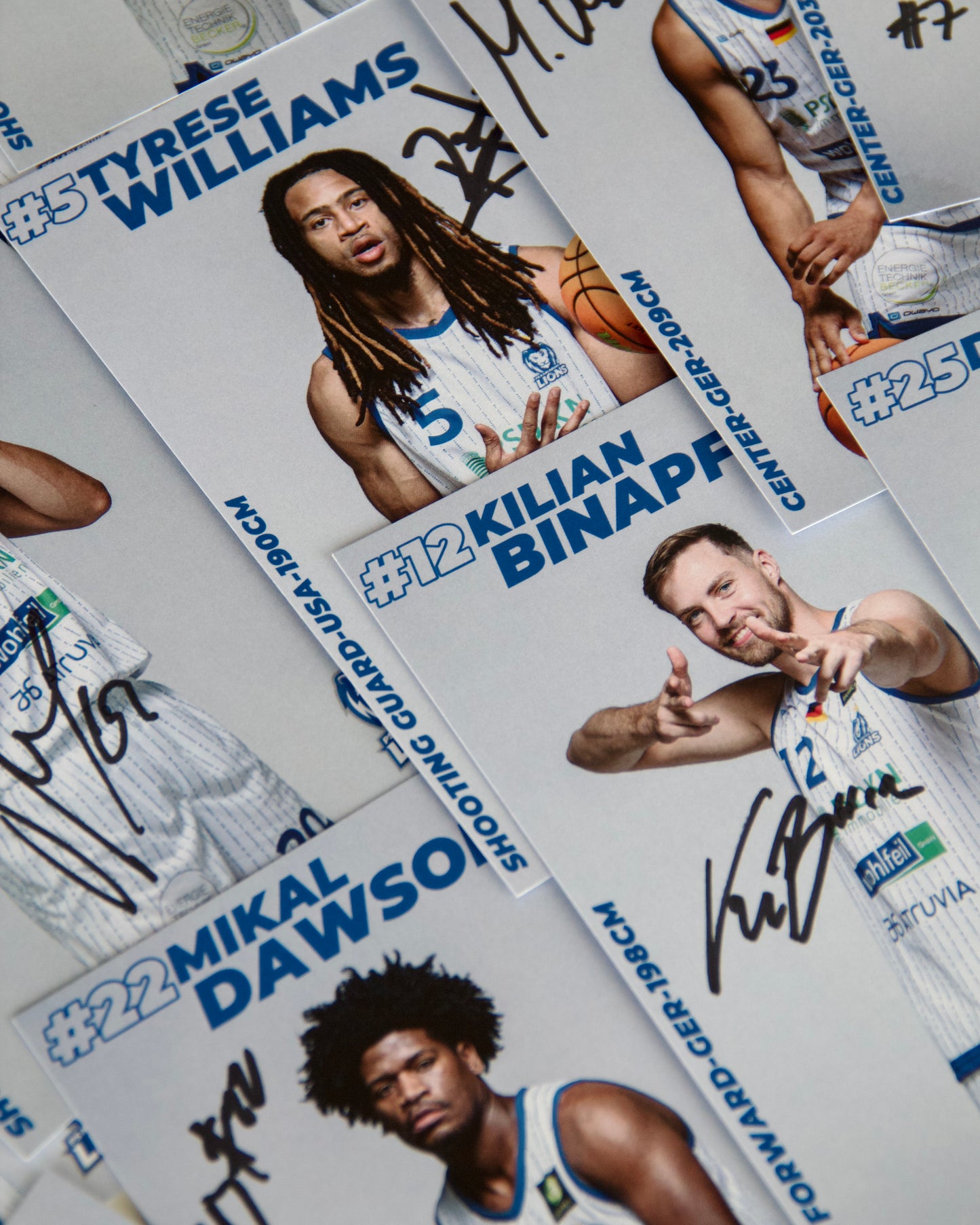 Autogrammkarten-Set 2025/2026 mit Originalsignaturen